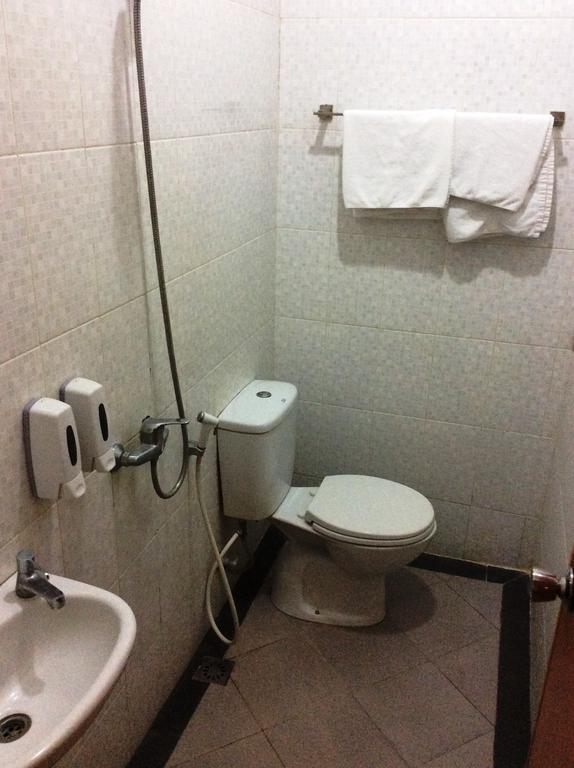 Hotel Diamond Makassar Zimmer foto