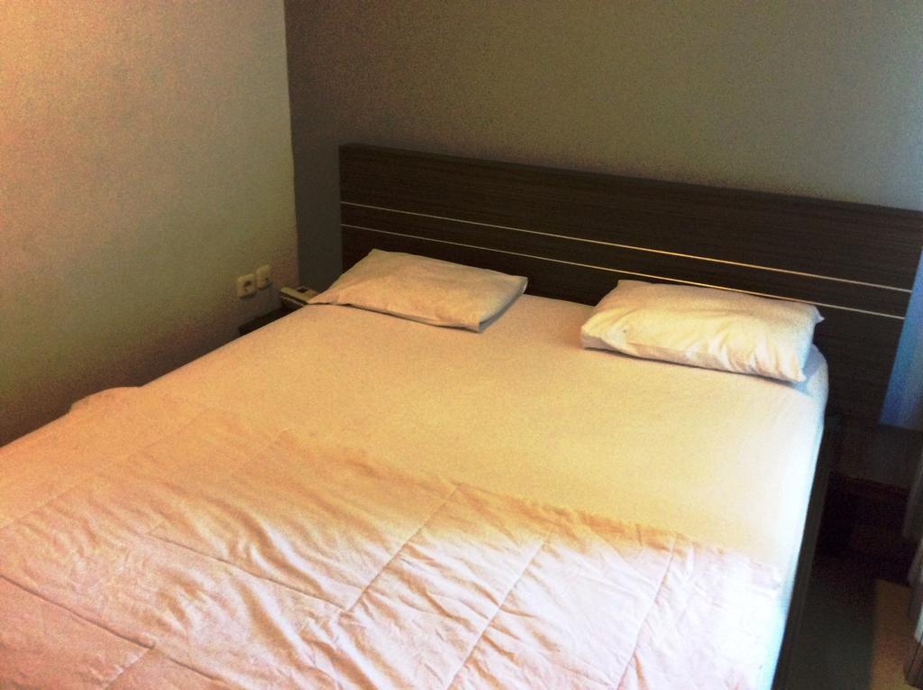 Hotel Diamond Makassar Zimmer foto